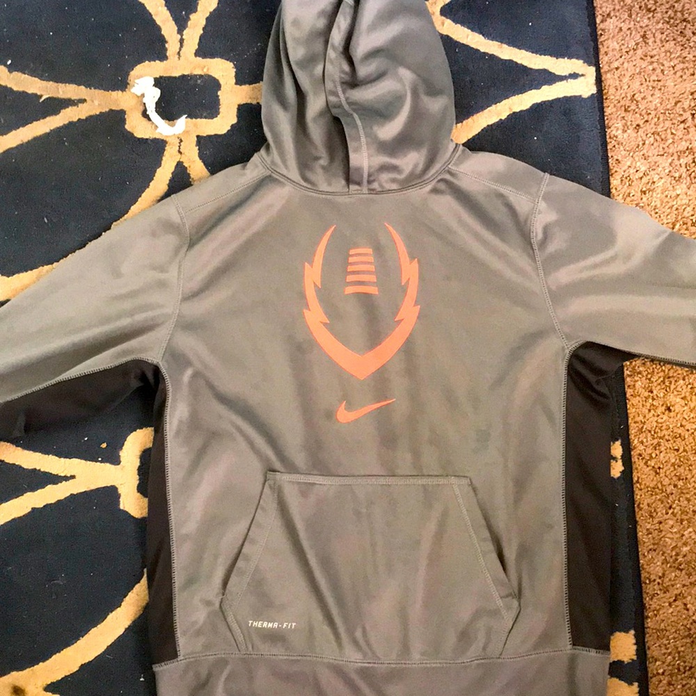Nike Kids XL sweatshirt football